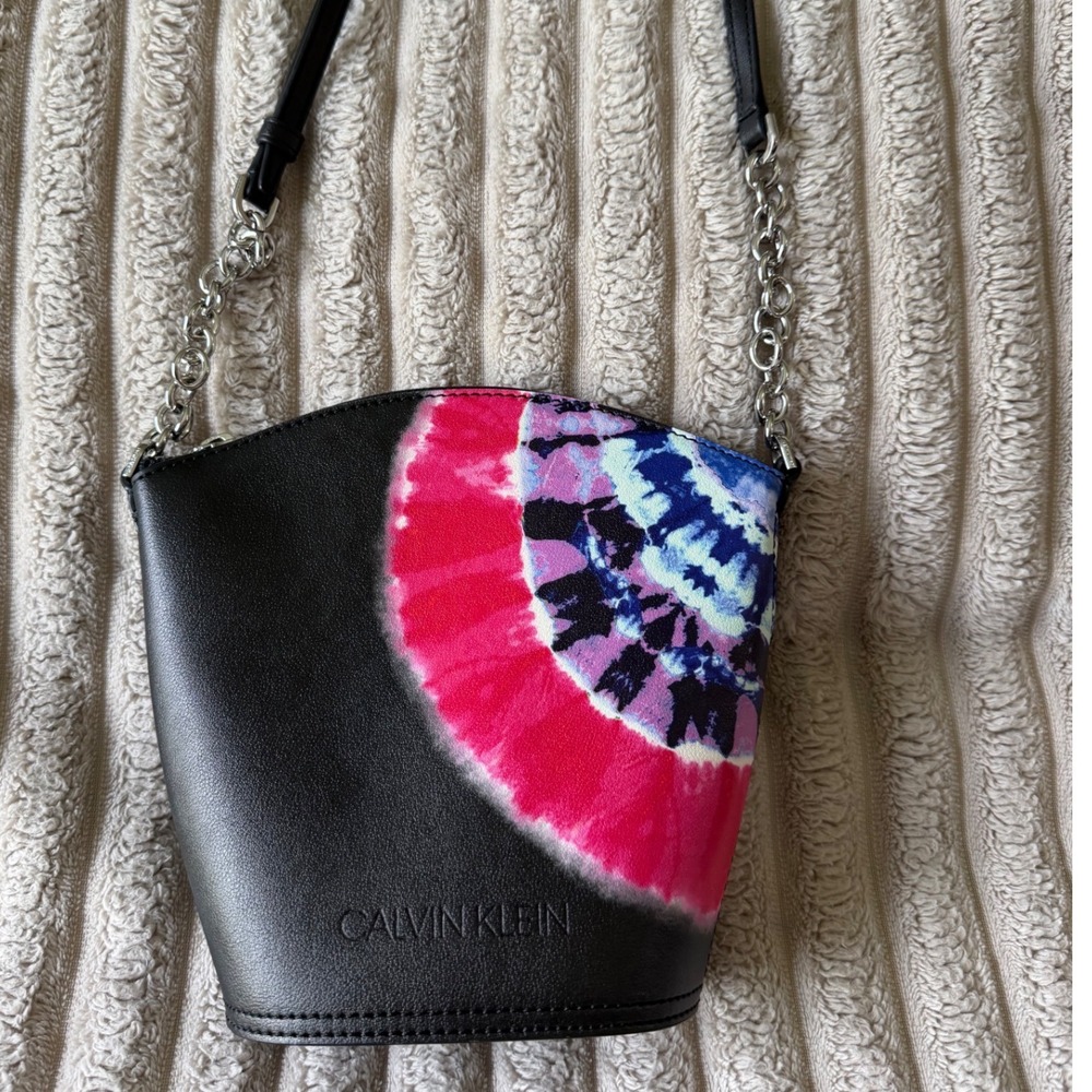 Calvin Klein Black Tie Dye Lock Crossbody Bag Pink Blue Silver Chain H0AE4RN1